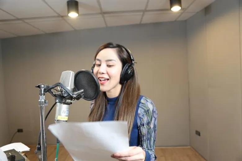 “ขนมจีน” หวนจับไมค์บ้านเก่าถ่ายทอดเพลงประกอบซีรี่ย์ “อภินิหารเจ้าหญิงจันตระการตา”