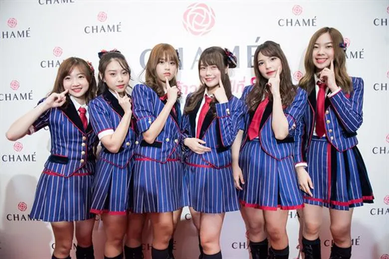 “ชาเม่-BNK48” จับมือมอบความฟินก้าวสู่ 8 ปี “เชียร์-การ์ตูน”จัดดูหนังสุดเอ็กซ์คลูซีฟโอตะล้นทะลั่ก