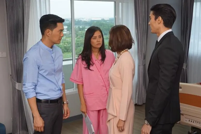 “แซมมี่” ปรี๊ดแตกไม่สนรุ่นเล็กรุ่นใหญ่ กระโดดขึ้นคร่อมตบ “แอน สิเรียม”ไม่ยั้ง