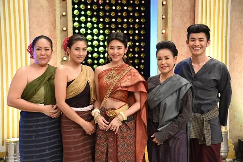 ทีวีไกด์: รายการ “3 แซบ” ดังยกแผง!! “แม่นายการะเกด” พา “ปริก - ผิน - แย้ม - จ้อย” บุก '3 แซบ’ เผย ชีวิตที่เปลี่ยนไป!!