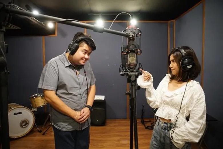 กิ่ง เหมือนแพร ,นพพร เพริศแพร้ว ร่วมถ่ายทอด “กรุณารักษากฎ” เพลงเรียกสติ สะท้อนสังคม