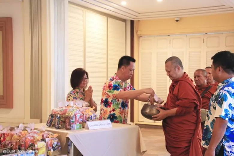 โรงแรมดุสิตธานี พัทยา ร่วมสืบสานประเพณีไทย วันสงกรานต์ 2561