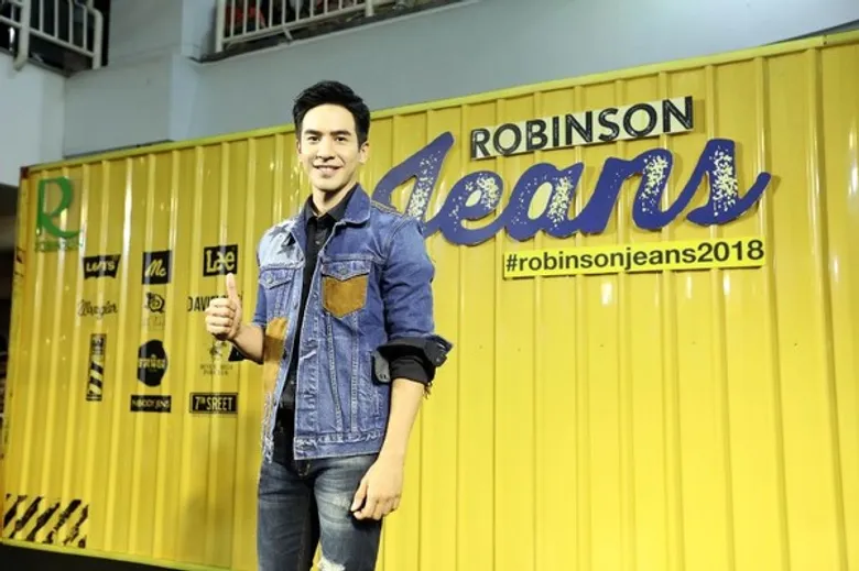 ห้างแตกอีกรอบ ROBINSON คว้าตัว 4 นักแสดงจาก บุพเพสันนิวาส โป๊ป – ปั้นจั่น – ซูซี่ – เอิร์ท ร่วมอวดเทรนด์ยีนส์ 2018 บนแฟชั่นรันเวย์
