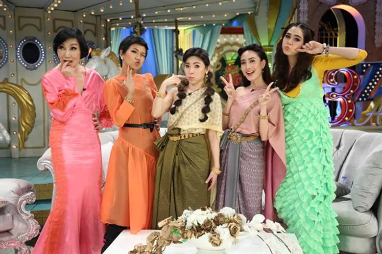 ทีวีไกด์: รายการ “3 แซบ” “ต้นหอม” คอนเฟิร์ม “แต้ว” ไม่หวาน “ญาญ่า” เผย พระเอกละครคนแรกที่รู้จัก ใน '3 แซบ’