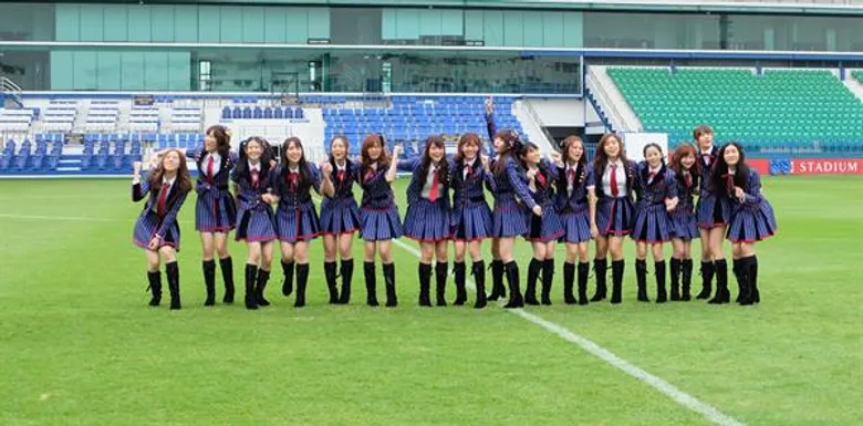 “มิวสิค – เนย นำทีม BNK48 ส่งซิงเกิ้ล วันแรก (Shonichi)”