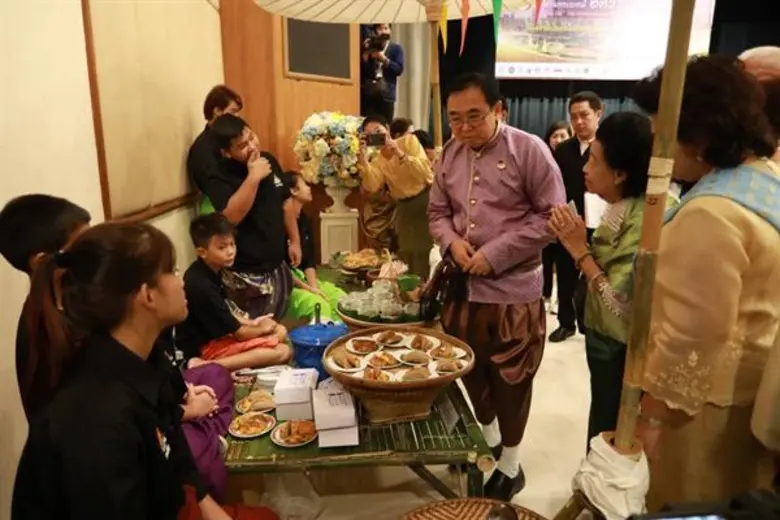 วธ.ชวนคนไทย แต่งชุดไทย ร่วมงาน “ใต้ร่มพระบารมี 236 ปี กรุงรัตนโกสินทร์” จัดยิ่งใหญ่ 7 จุดทั่วกรุงเทพฯ ตระการตา 11 ริ้วขบวน สถาปนากรุงเทพฯ – เหตุการณ์สำคัญ 10 รัชกาล