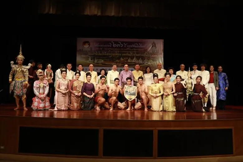วธ.ชวนคนไทย แต่งชุดไทย ร่วมงาน “ใต้ร่มพระบารมี 236 ปี กรุงรัตนโกสินทร์” จัดยิ่งใหญ่ 7 จุดทั่วกรุงเทพฯ ตระการตา 11 ริ้วขบวน สถาปนากรุงเทพฯ – เหตุการณ์สำคัญ 10 รัชกาล