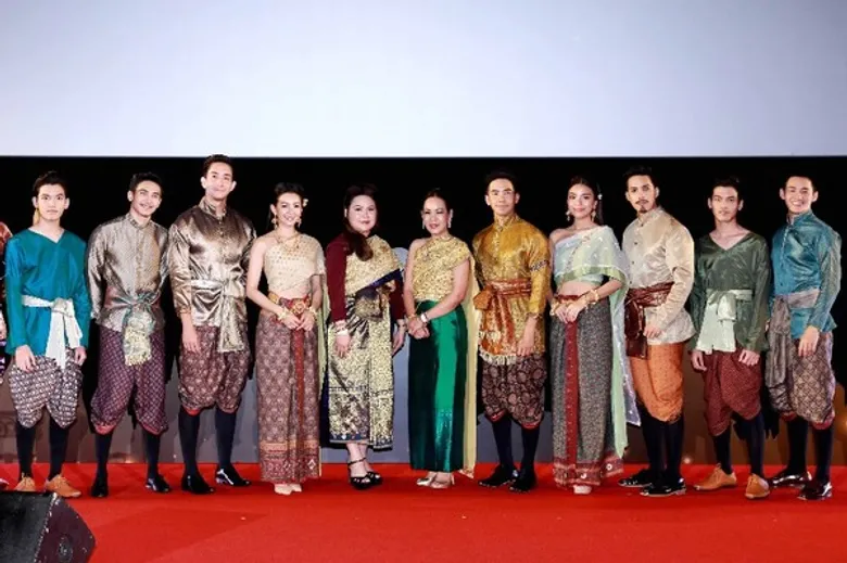ฟินถ้วนหน้า สมชื่องาน “ฟินข้ามภพตอนจบแห่งชาติ” แฟนนมตรามะลิ ร่วมแต่งไทย ชมตอนจบ “บุพเพสันนิวาส”