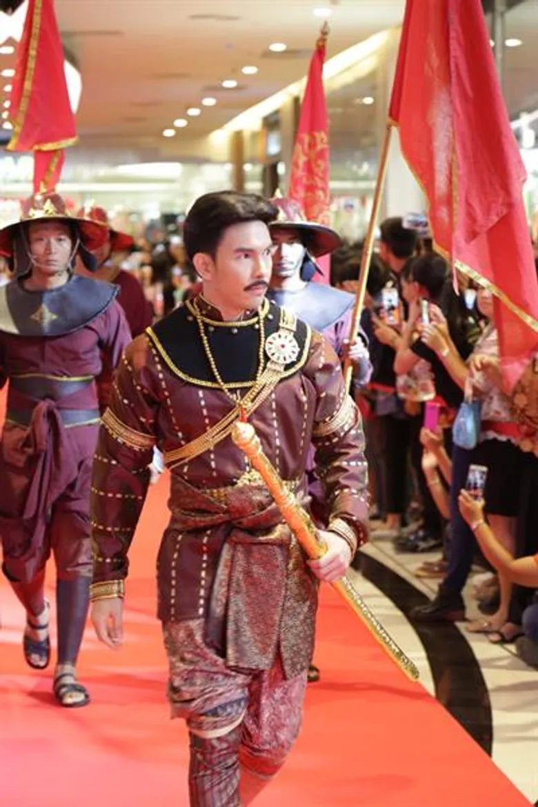 “เจมส์ จิรายุ – แต้ว ณฐพร” นำทัพนักแสดง เนรมิตกรุงศรีอยุธยาตอนปลาย เปิดตัวละครพีเรียดฟอร์มยักษ์ “หนึ่งด้าวฟ้าเดียว” สุดอลังการ