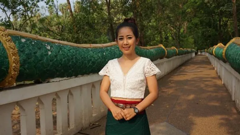 นักร้องลูกทุ่งสาว "ลูกน้ำ วลัยพรรณ" ย้ายค่าย!! รำถวายแม่นาคี ฟ้าครึ้ม..พายุเข้า