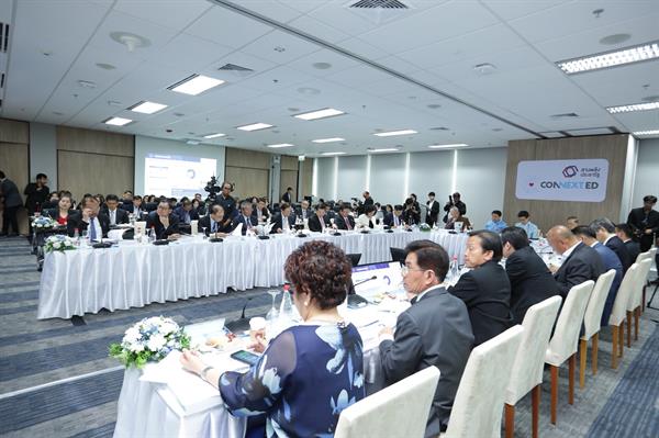 ภาครัฐ ภาคประชาสังคม และ 12 องค์กรเอกชนชั้นนำจัดการประชุมใหญ่ คณะทำงานสานพลังประชารัฐด้านการศึกษาพื้นฐานและการพัฒนาผู้นำ คอนเน็กซ์-อีดี ระยะที่ 2