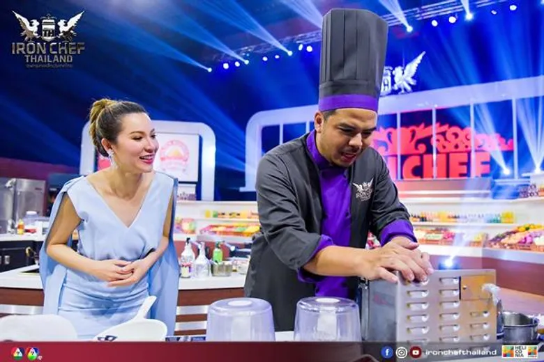 ทีวีไกด์: รายการ “เชฟกระทะเหล็ก” เวทีนี้ไม่มีพี่เลี้ยง “Ironchef Uk” ปะทะ “Ironchef Thailand”
