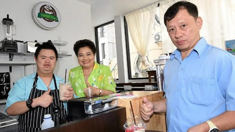 ราชมงคลพระนคร จัดสอนผู้พิการทางสติปัญญาทำคุกกี้