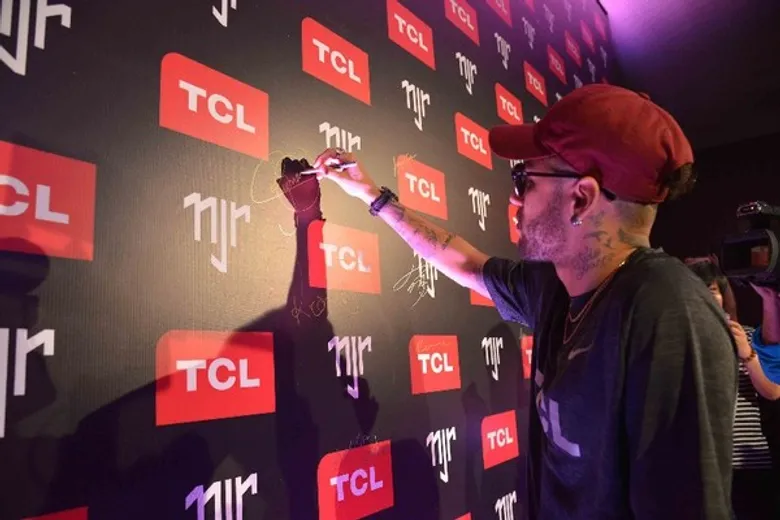 TCL จับมือ “เนย์มาร์ จูเนียร์ - Neymar Jr.” เปิดตัวแคมเปญกีฬาระดับโลกปี 2018 พร้อมกระตุ้นตลาดสมาร์ททีวีในไทย โหมกระแสฟุตบอลโลก