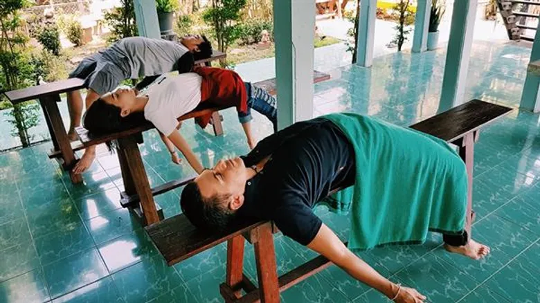 ทีวีไกด์: รายการ "หลงรักยิ้ม" “แดเนียล” หลงรักชุมชนเกาะเกิดสัมผัสวิถีริมแม่น้ำเจ้าพระยาในรายการหลงรักยิ้ม