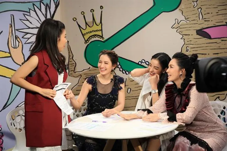 “แอฟ - ทักษอร” เปิดซิง!! งานพิธีกร 'แชร์ข่าวสาวสตรอง’ ประกบ “แพท - ตุ๊ยตุ่ย - ปุ้ย” ลงจอ 'ไทยรัฐทีวี’