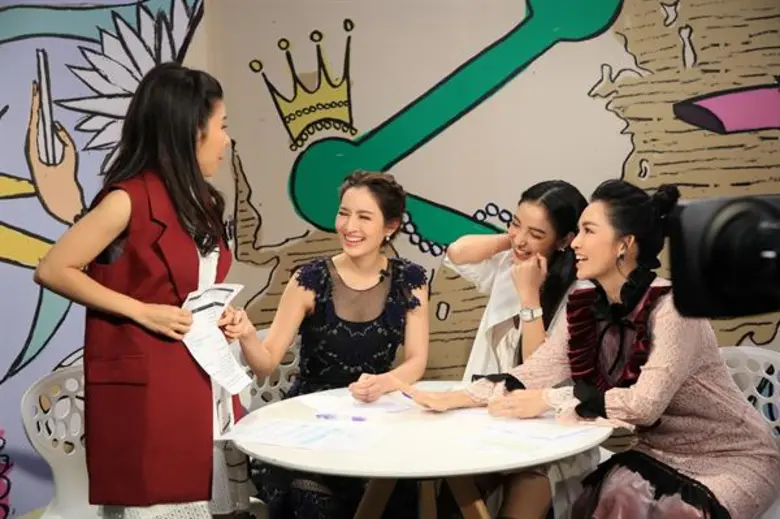 “แอฟ - ทักษอร” เปิดซิง!! งานพิธีกร 'แชร์ข่าวสาวสตรอง’ ประกบ “แพท - ตุ๊ยตุ่ย - ปุ้ย” ลงจอ 'ไทยรัฐทีวี’