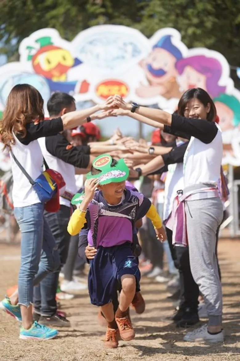 โรซ่าจัด Roza Funny Healthy Trip ปีที่ 8 ฉลองโรงเรียนคว้า “โรงเรียนส่งเสริมสุขภาพระดับเพชร”