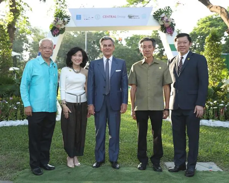 กลุ่มเซ็นทรัล สนับสนุนการจัดสร้างอนุสรณ์มิตรภาพ ๑๕๐ ปี ไทย –อิตาลี “Alveo – ทวิธารา” ชูสายน้ำ และเรือประจำชาติ แทนความผูกพัน เชื่อมโยงสายใยของทั้งสองประเทศให้เป็นหนึ่ง