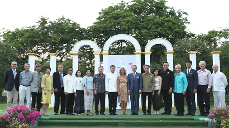กลุ่มเซ็นทรัล สนับสนุนการจัดสร้างอนุสรณ์มิตรภาพ ๑๕๐ ปี ไทย –อิตาลี “Alveo – ทวิธารา” ชูสายน้ำ และเรือประจำชาติ แทนความผูกพัน เชื่อมโยงสายใยของทั้งสองประเทศให้เป็นหนึ่ง