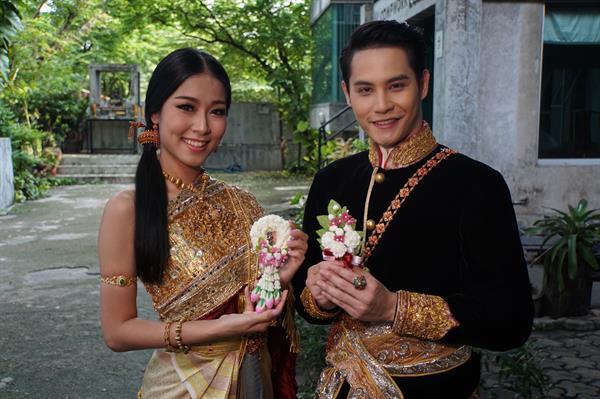 “โฟกัส – พลอยใส” รับพรีเซนเตอร์ผลิตภัณฑ์ดอกมะลิวันแม่แห่งชาติ 2561 ...