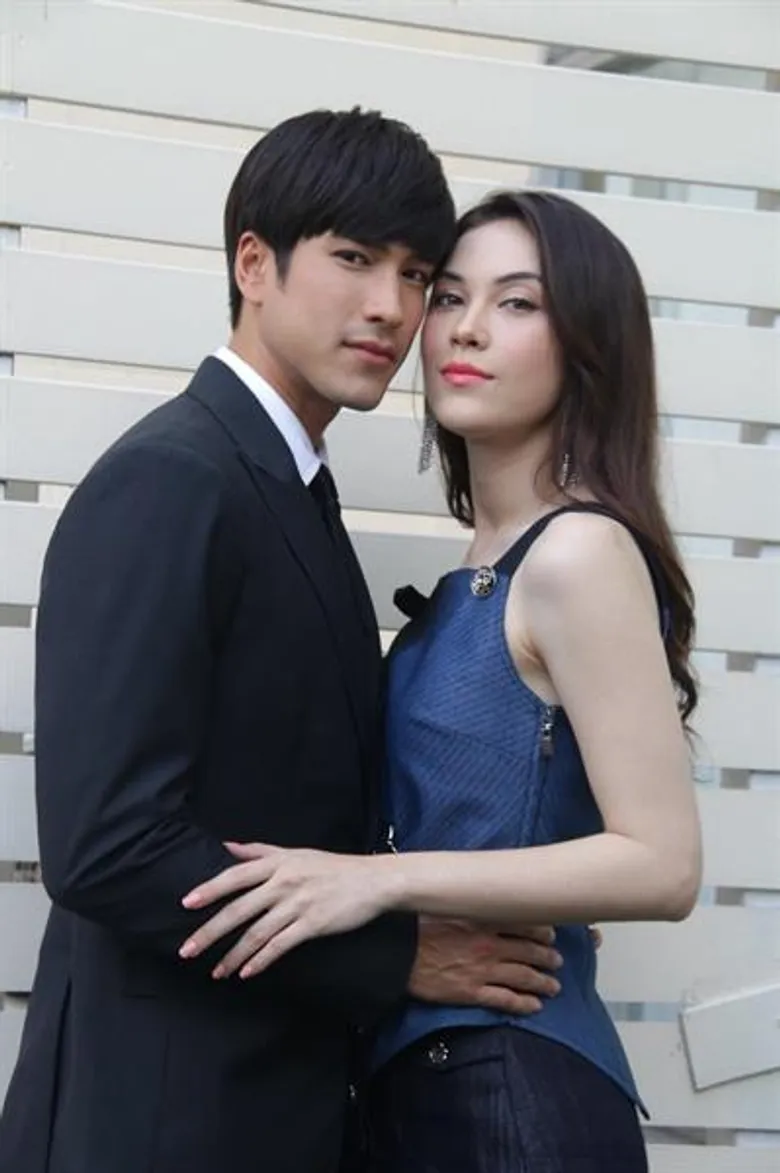 “พี่หน่อง-อรุโณชา” นำทัพนักแสดง ณเดชน์ คูกิมิยะ - แมท ภีรนีย์ บวงสรวงละคร ลิขิตรักข้ามดวงดาว อีกครั้ง