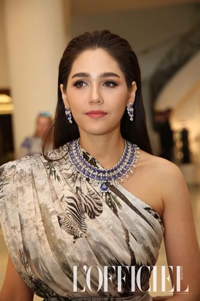 ประดุจเทพี “ชมพู่” สวยราศีจับ สำหรับพรมแดงเมืองคานส์ วันที่ 4