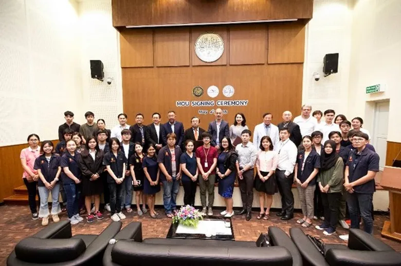 ศูนย์การแพทย์บูรณาการโนวาวิด้า มหาวิทยาลัยมิลาน ลงนามความร่วมมือทางวิชาการร่วมกับวิทยาลัยนาโนเทคโนโลยีพระจอมเกล้าลาดกระบัง เพื่อพัฒนาด้านนาโนเทคโนโลยีเกี่ยวกับสเต็มเซลล์