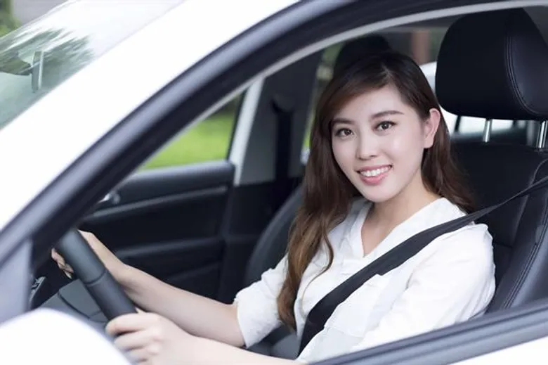 ประกันรถยนต์แบบไหน เหมาะกับผู้หญิงอย่างคุณ
