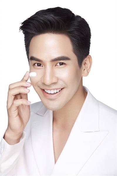 Cathy Doll ตอกย้ำความปัง จัดงานเปิดตัวผลิตภัณฑ์ Ready 2 White White Boosting Cream กับพรีเซนเตอร์คนใหม่ "โป๊ป ธนวรรธน์"