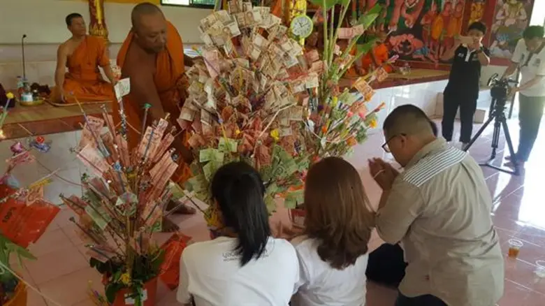 มูลนิธิเวิร์คพอยท์และฝ่ายข่าวฯ ร่วมทอดผ้าป่าสามัคคี