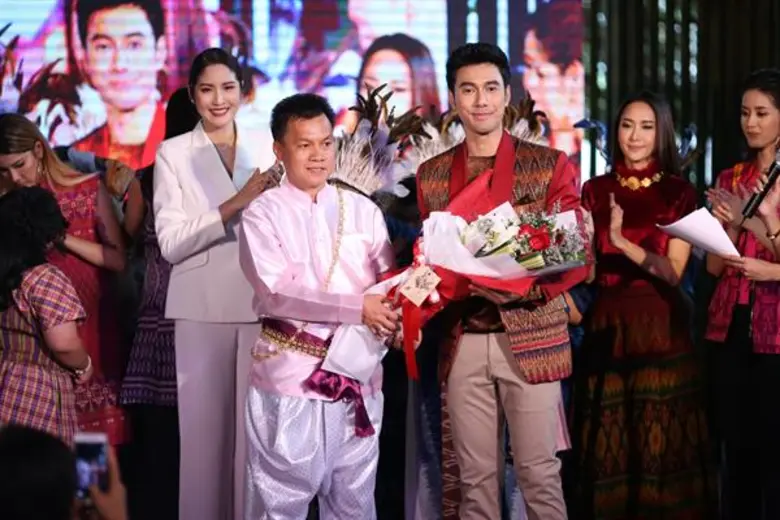 เอส กันตพงศ์ ควงแฟนสาว Kristina Winkler นำทีมเดินแบบการกุศล โครงการรณรงค์วันดาวน์ซินโดรมโลก 2561