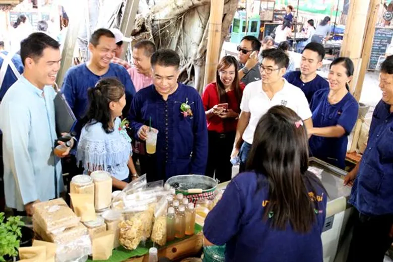 พณ.นครปฐม จับมือ สามพรานโมเดล รุกขยายตลาดอินทรีย์เปิดพื้นที่ตลาดสุขใจ เป็นจุดจำหน่าย ตลาดกลางสินค้าเกษตรอินทรีย์