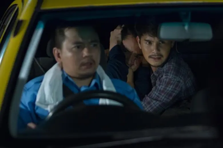 หนีตายคืนสยองของ 2 หนุ่ม “อาร์ตี้-บอส” ติดรถไปกับผี!!  ใน Bangkok Ghost Stories ตอน...แท็กซี่ผีโบก
