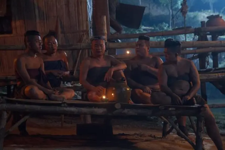Movie: ตุ๊ดตู่กู้ชาติ
