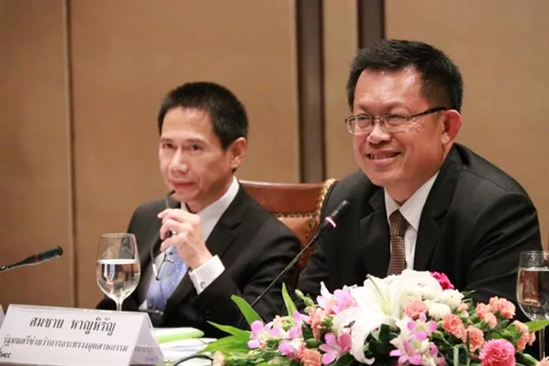 ส.อ.ท. จับมือ กระทรวงอุตฯ ร่วมพัฒนาอุตสาหกรรมสู่ Industry 4.0 พร้อมพัฒนาอุตสาหกรรมเป้าหมาย 10 อุตสาหกรรม (S-Curve)