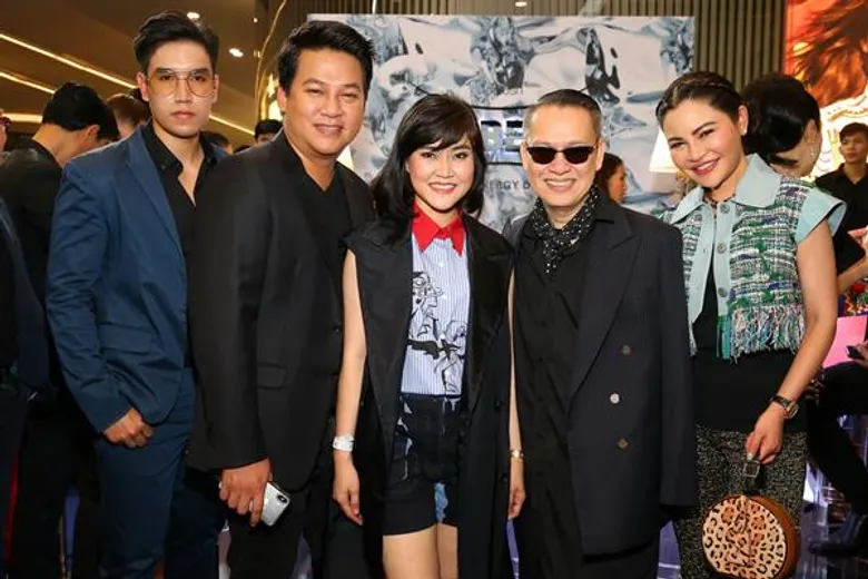 “ไอซ์เบิร์ก ดริงค์” ชวนเซเลบฯ แชร์ ไลฟ์สไตล์การดื่ม พร้อมเสิร์ฟแบบอันลิมิตในงาน “เอ็มโพเรียม-เอ็มควอเทียร์ เฟียร์ส แฟชั่น เอพพิโซด 2”