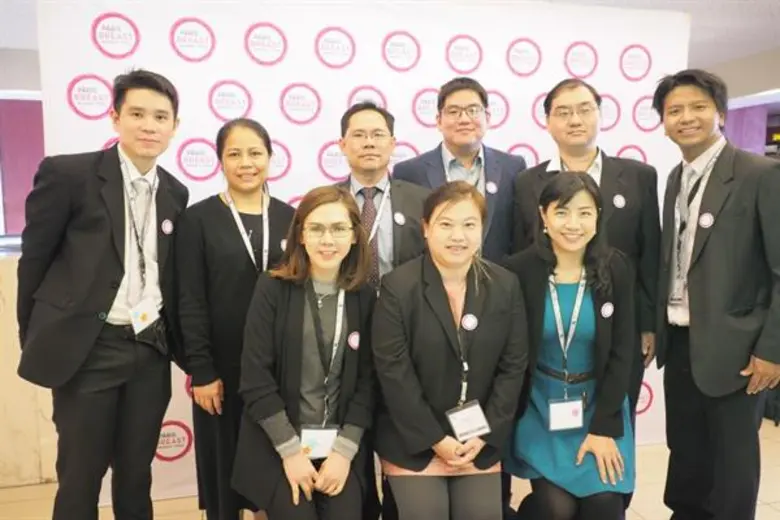 ศัลยแพทย์ ร.พ.รามาฯ เสนอผลงานวิจัยศัลยกรรมตกแต่ง และเสริมสร้างเต้านมของผู้ป่วยมะเร็งบนเวทีโลก