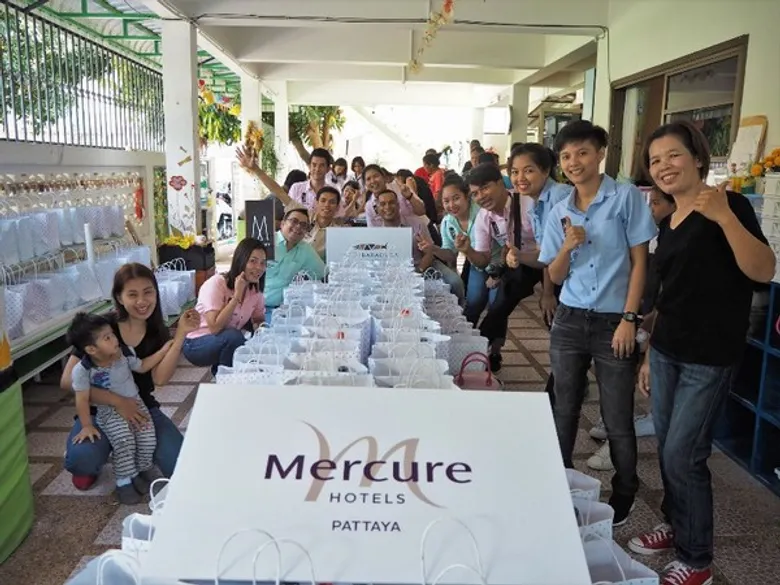 โรงแรมบาราคูด้าพัทยา และ เมอร์เคียวพัทยา ร่วมเลี้ยงอาหารกลางวัน ณ มูลนิธิมือต่อมือพัทยา