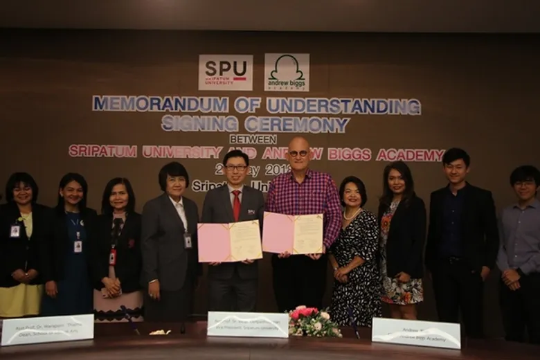 ม.ศรีปทุม MOU Andrew Biggs Academy พัฒนาการเรียนการสอนภาษาอังกฤษ สร้างบัณฑิตพันธุ์ใหม่ 4.0