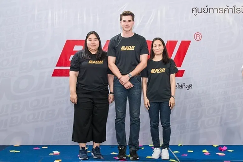 กดไลค์แรงๆรัวๆ! “มิกค์” หว่านเสน่ห์สาวตรัง แฟนคลับทะลักงาน “บาโอจิ วิธ มิกค์”