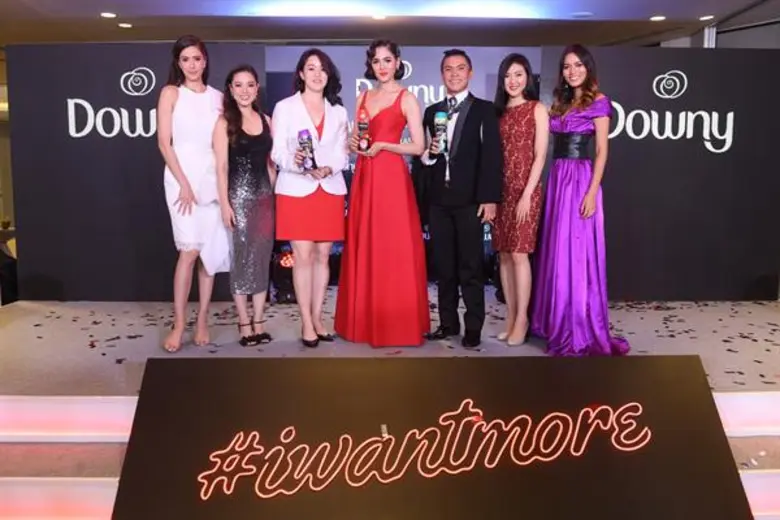 ชมพู่ อารยา นำทีมเซเลบริตี้สาวไทยยุคใหม่ สารภาพการติดกลิ่นหอมของ “ดาวน์นี่ เม็ดน้ำหอมพรีเมี่ยม”