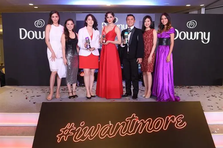 ชมพู่ อารยา นำทีมเซเลบริตี้สาวไทยยุคใหม่ สารภาพการติดกลิ่นหอมของ “ดาวน์นี่ เม็ดน้ำหอมพรีเมี่ยม”
