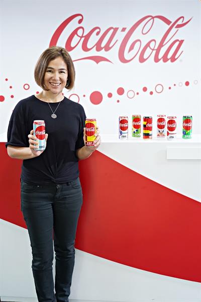'โค้ก’ จัดเต็มแคมเปญรับ 'ฟุตบอลโลก’ พร้อมเปิดตัว 'โค้ก ฟีฟ่า ลิมิเต็ด เอ็ดดิชั่น’ ดีไซน์สุดคูล ทั้งแบบกระป๋อง และขวด PET เพิ่มอรรถรสให้ทุกการเชียร์