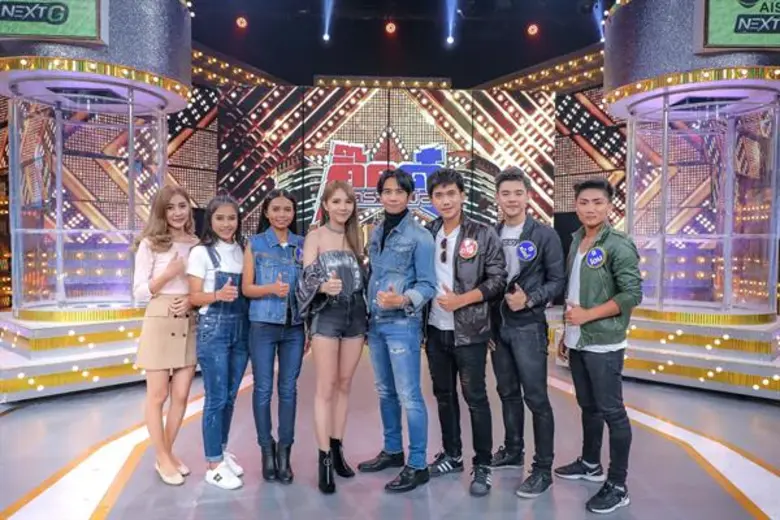 ทีวีไกด์: รายการ “กิ๊กดู๋ สงครามเพลงเงาเสียง”  งานคู่ก็มา “ก้อง-ห้วยไร่” ควงแฟนสาว “เบลล์-ฐา ขนิษ” โชว์สวีทน้ำตาลร่วงเกลื่อนเวที “กิ๊กดู๋ สงครามเพลงเงาเสียง”