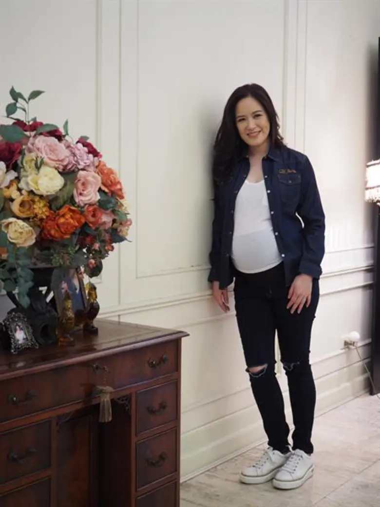 แฟชั่นยีนส์คุณแม่ ตัวช่วยเสริมความมั่นใจช่วงตั้งครรภ์ ของคุณแม่เซเลบฯ “จ๋า อลิสา” และ “มิณ สิรัชชา”