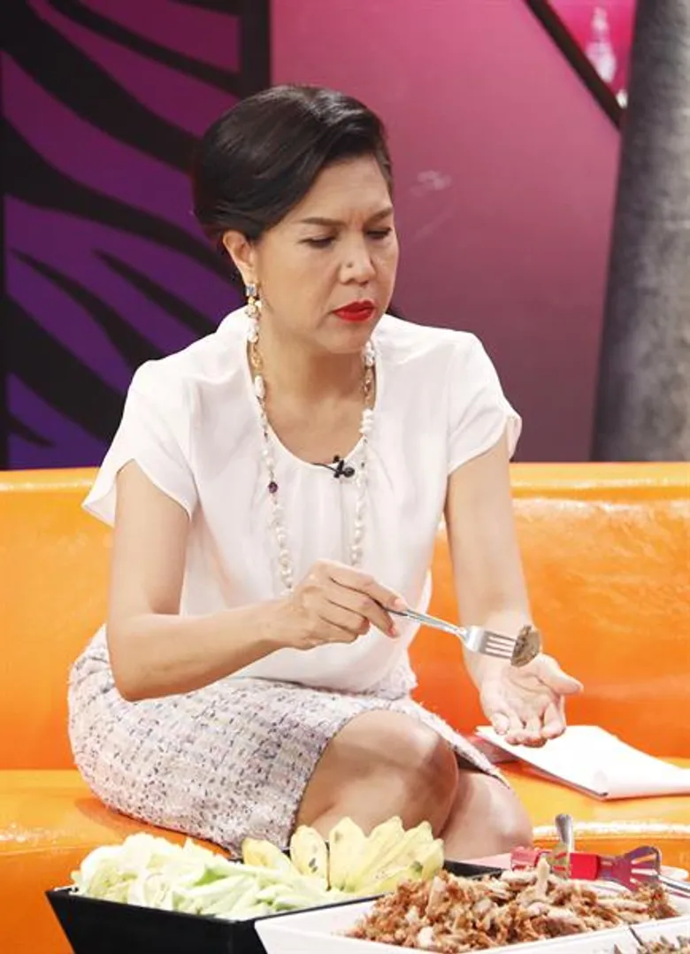 ทีวีไกด์: รายการ “หม้ายตัวแม่” “เจ๊จง หมูทอด” เผยเคล็ดลับรวยเงินล้านพร้อมเปิดธุรกิจแหวกแนว “ศักดา ทุบตึก”
