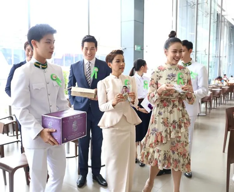 กฤตฎ์-ฝ้าย-คูลเจแนน-ออฟ สร้างกุศลร่วมขายเข็มวันอานันทมหิดล