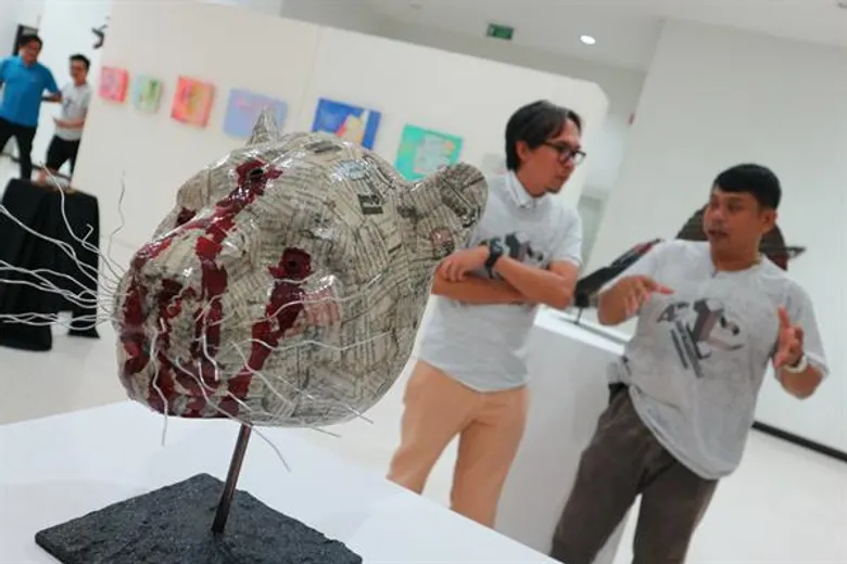 นิทรรศการศิลปะสัญจร ณ หอศิลป์มหาวิทยาลัยนเรศวร ฝีมือศิษย์เก่าวิจิตรศิลป์ ม.เชียงใหม่ เปลี่ยนวิถีประจำวัน เป็นผลงานศิลปะ สุนทรียะไร้ขีดจำกัด