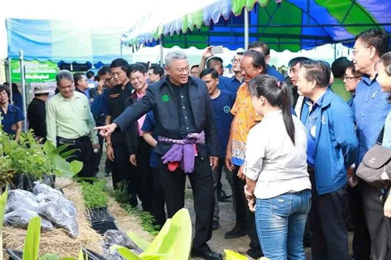 รมช.กษ.และเลขาธิการ ส.ป.ก. ร่วมประขุมและลงพื้นที่ตรวจราชการ การจัดที่ดินทำกินให้ชุมชน ตามนโยบายรัฐบาล จ.อุทัยธานี